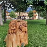 Kollar 2 *